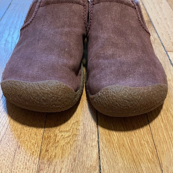 Keen Slip-On Shoes Burgundy, Women’s 9, fit closer to 8.5 - Picture 6 of 9